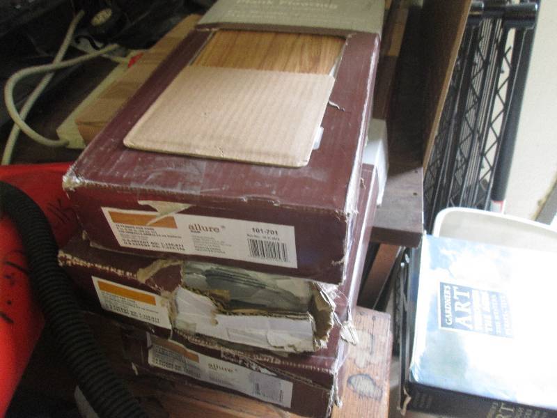 lot 243 image: 3 Cases Traffic Master Allure 6 in....
