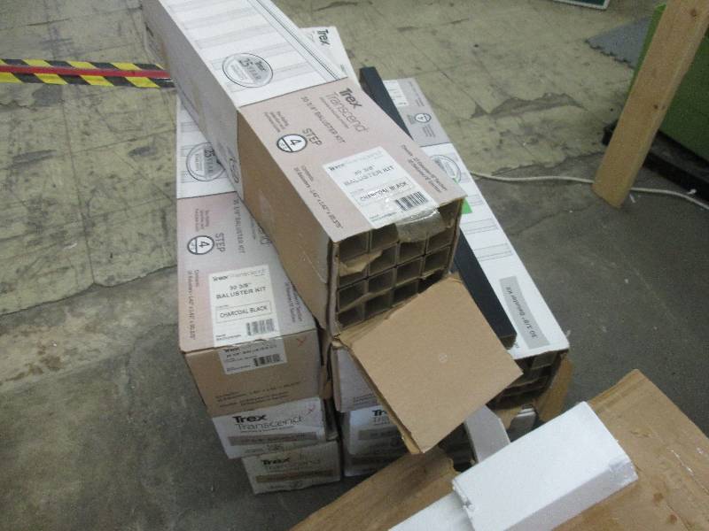 lot 260 image: Lot of 9 Boxes Trex Balusters 16b...