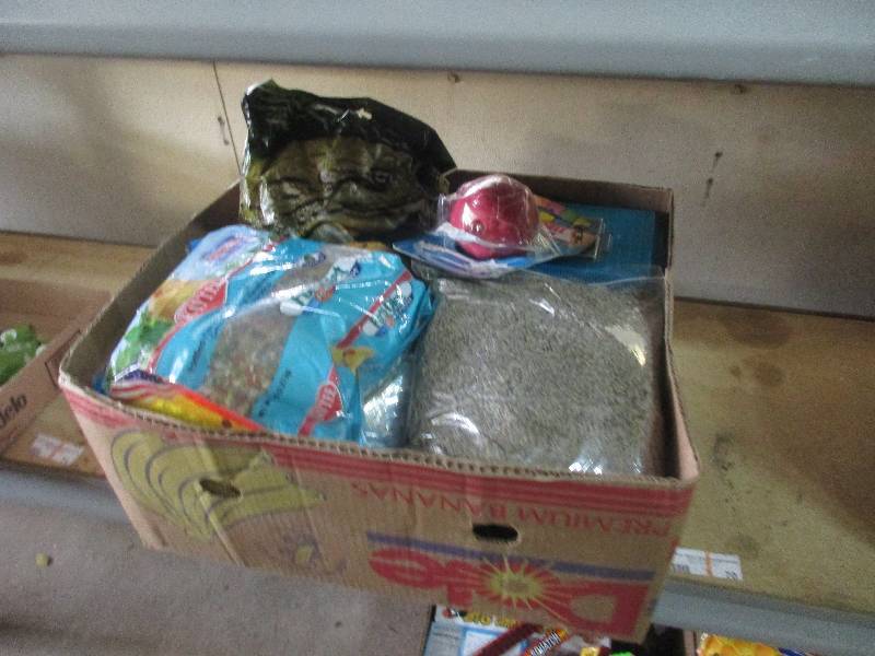 Pet supplies
