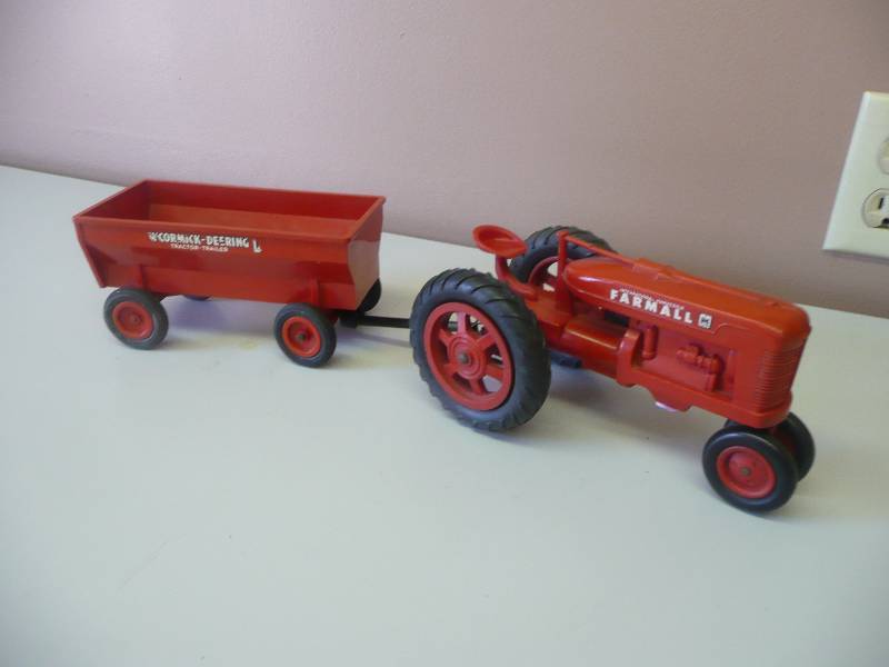 lot 6 image: 1950s International Harvester Farmall Tractor & McCormick-Deering Tractor-Trailer - Nice Set - See Pictures