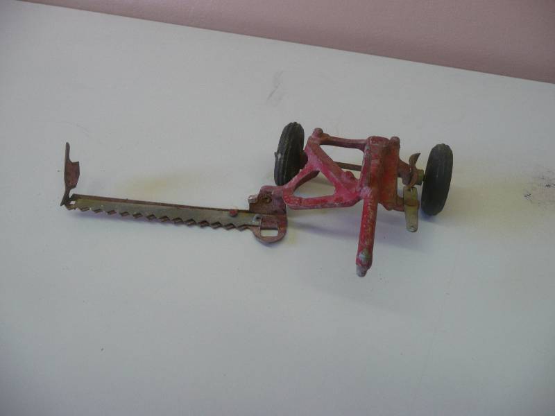 lot 10 image: 1950s Vintage Working Tru-Scale Toy Sickle Mower - RARE - See Pictures
