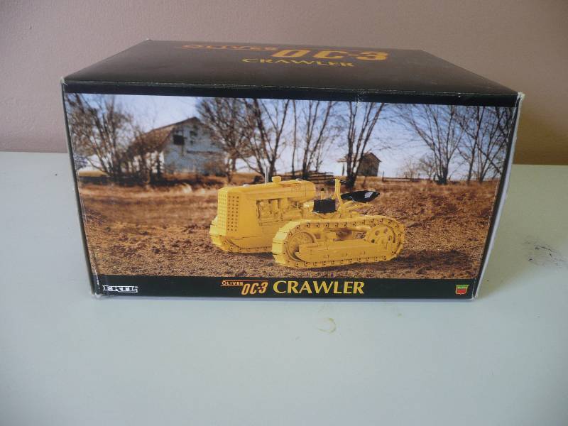 lot 23 image: Oliver OC-3 Crawler - 1999 Ertl - Still In Box - See Pictures