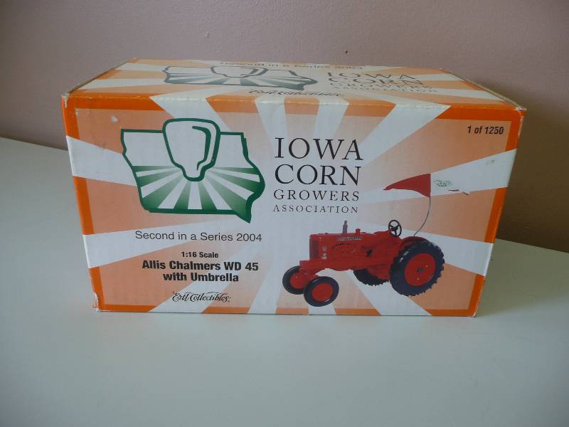 lot 39 image: Ertl Collectibles Allis-Chalmers WD 45 With Umbrella 116 Scale - Iowa Corn Growers Association 1 of 250 - New In Box - See Pictures