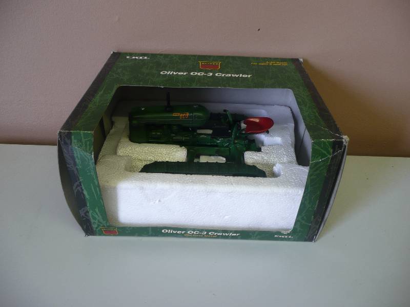 lot 44 image: Ertl Inc. Oliver OC-3 Crawler Die Cast Metal - New In Box - 116 Scale - See Pictures