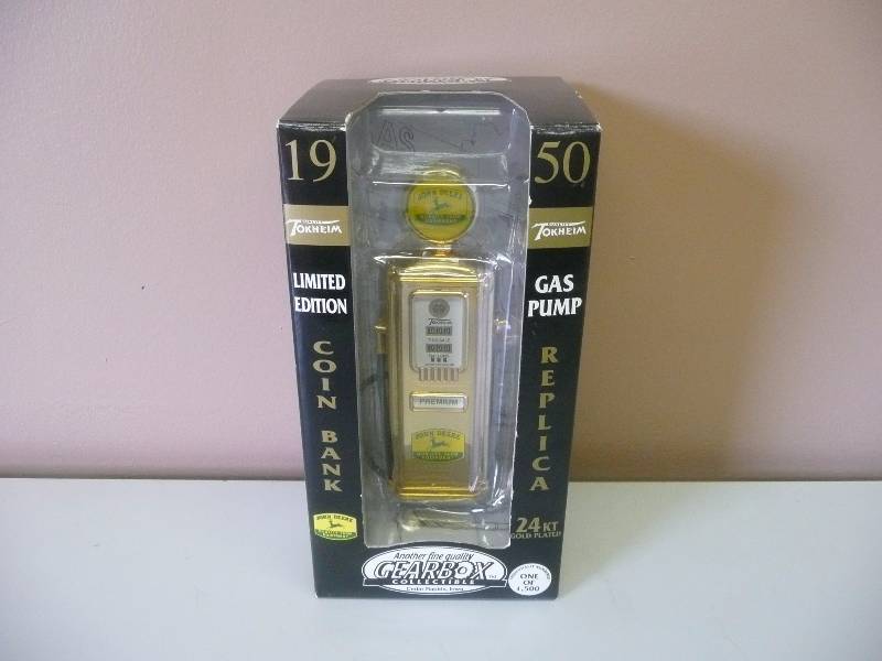 lot 46 image: Gearbox Collectibles, 1950 John Deer 24KT Gold Plated Limited Edition Gas Pump - 1 Of 1500, Quality Tokheim - Cedar Rapids, Iowa - New In Box - See Pictures