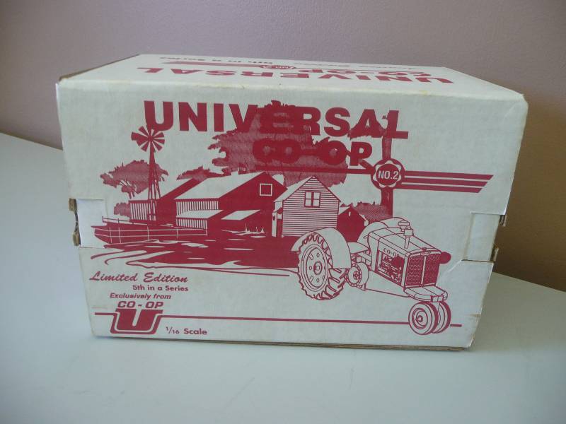 lot 55 image: SpecCast Limited Edition Exclusively From CO-OP 5th In A Series 116 Scale Tractor - New In Box - See Pictures