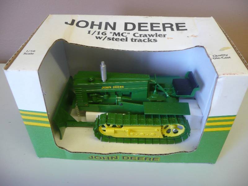 lot 66 image: SpecCast John Deer 116 Scale MC Crawler With Steel Tracks - New In Box - See Pictures