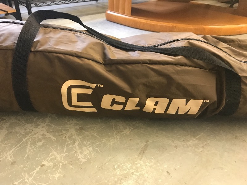 CLAM ESCAPE SCREEN SHELTER