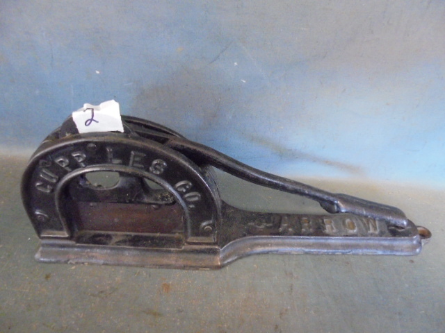 lot 2 image: Vintage Cast Iron Cigar Plug Cutter