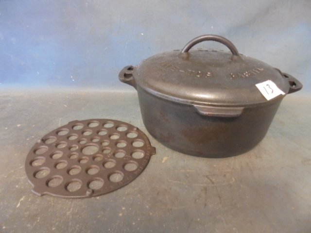 lot 13 image: Griswold Cast Iron Dutch Oven with Lid