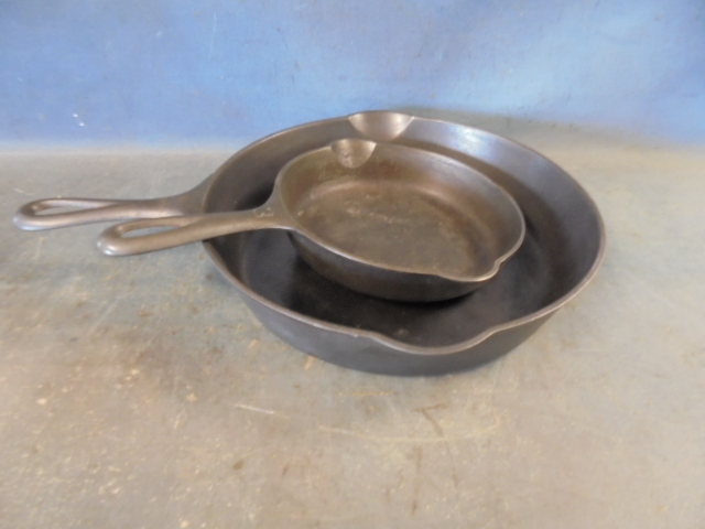 lot 27 image: Griswold Cast Iron Skillets