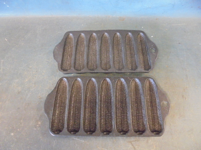 lot 42 image: Griswold Cast Iron Cornbread Pans