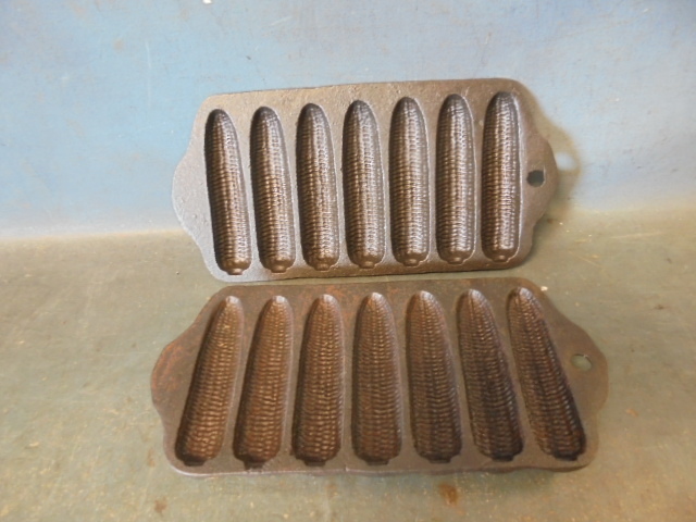 lot 52 image: Small Cornbread Pans