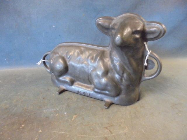 lot 58 image: Griswold Cast Iron Lamb Cake and Candy Mold