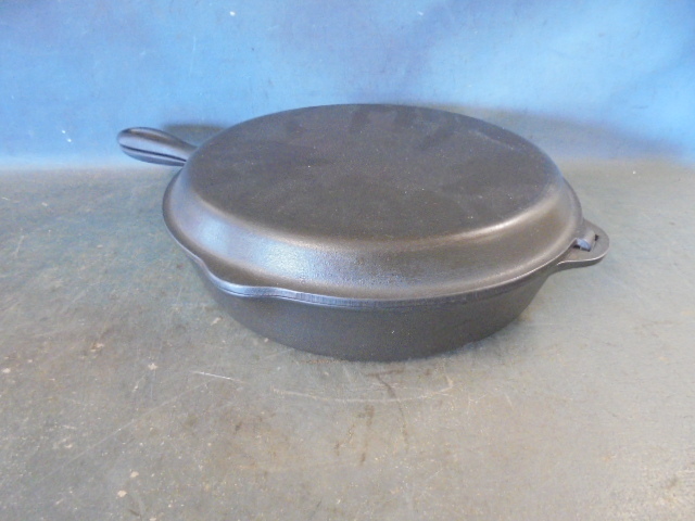 lot 68 image: Cast Iron Skillet with Lid