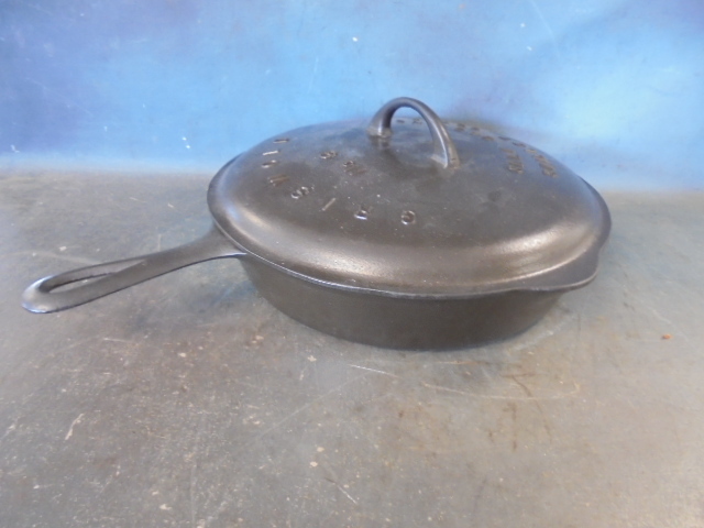 lot 70 image: Griswold Skillet with Lid