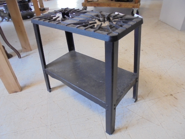 lot 21 image: Griswold Cast Iron Gas Burner
