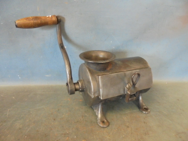 lot 24 image: Cast Iron Grinder