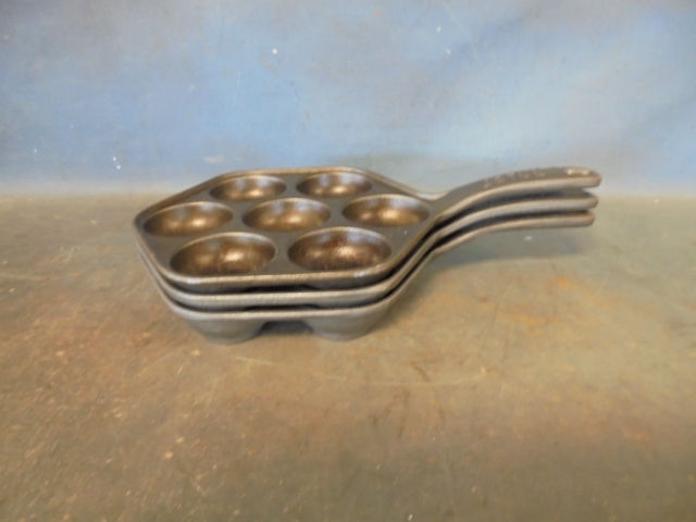lot 117 image: Jotul Muffin Pans