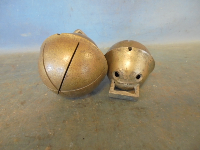 lot 123 image: Brass Sleigh Bells