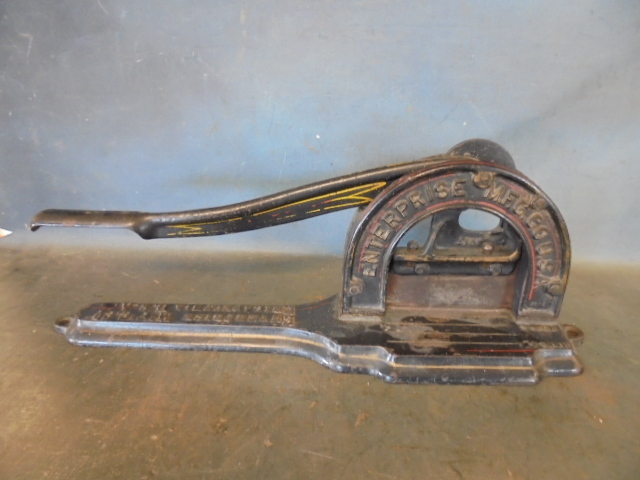 lot 131 image: Cast Iron Plug Tobacco Cutter
