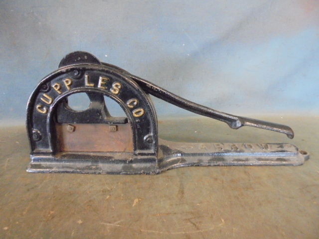 lot 161 image: Arrow Plug Tobacco Cutter