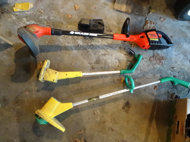 lot 5 image: Black And Decker grass hog cordless...