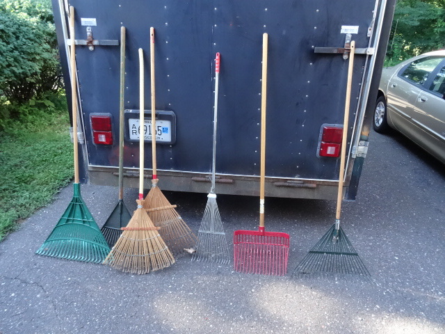 lot 10 image: Misc lawn rakes...