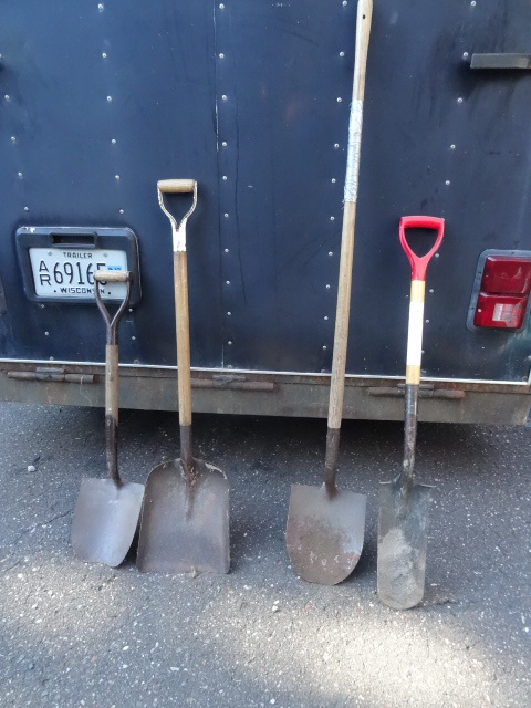 lot 14 image: 4 shovels...