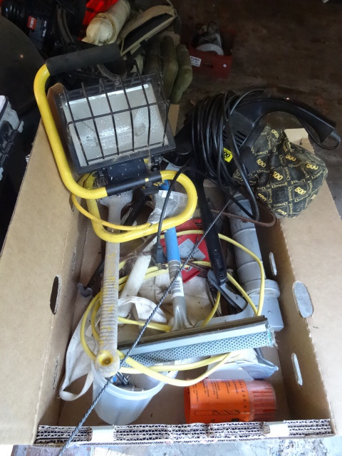 lot 15 image: Royal hand vac. Halogen light. Misc...
