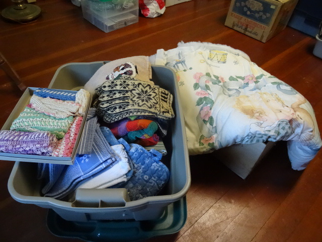 lot 59 image: Misc towels. Hot pads. Baby blanket...