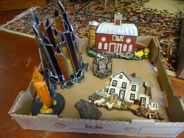 lot 70 image: Misc decorative home dcor. ...