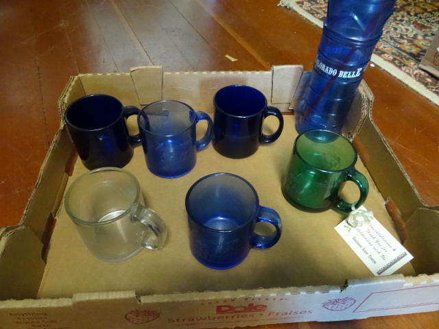 lot 72 image: Chanhassen dinner theatre mugs. ...