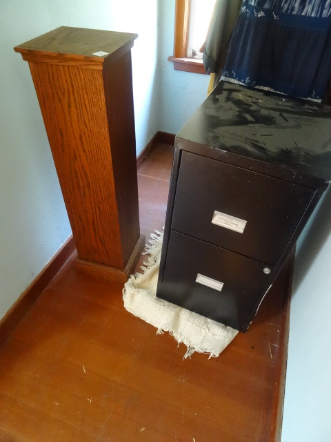 lot 74 image: Wood plant pillar. 15 metal 2 draw...