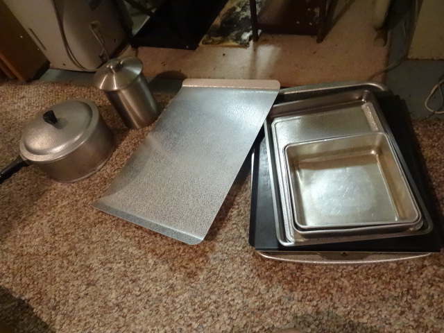 lot 98 image: Cooking sheets and pans. Cast alumi...