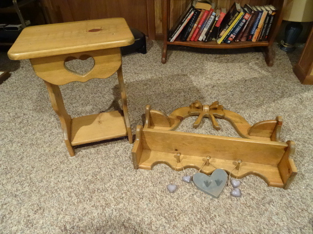 lot 117 image: Wood decorative ware shelf and wood...