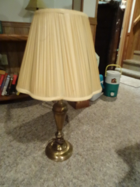 lot 125 image: Brass table lamp. 31...