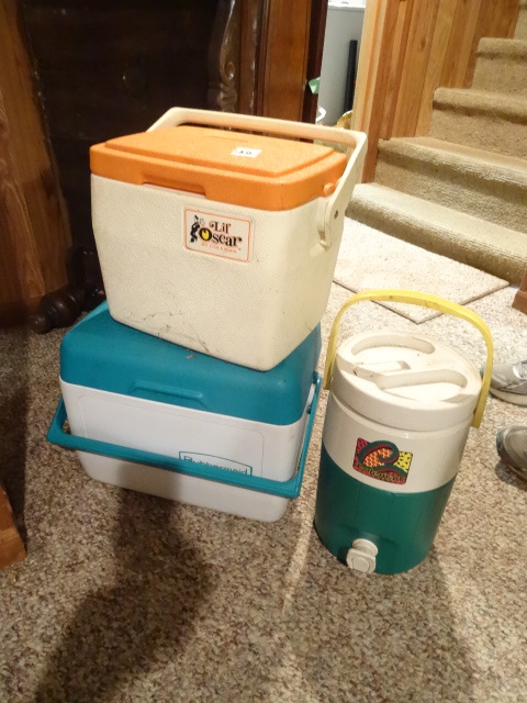 lot 130 image: Rubbermaid, Coleman lunch coolers. ...