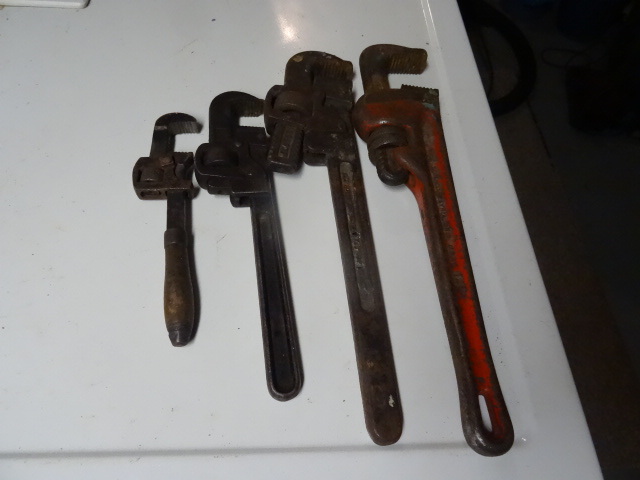 lot 141 image: 4 vintage pipe wrenches...