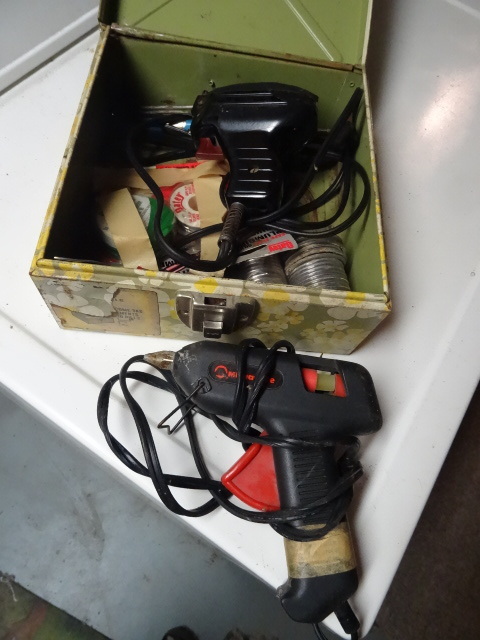 lot 143 image: Milwaukee glue gun. Wen soldering i...