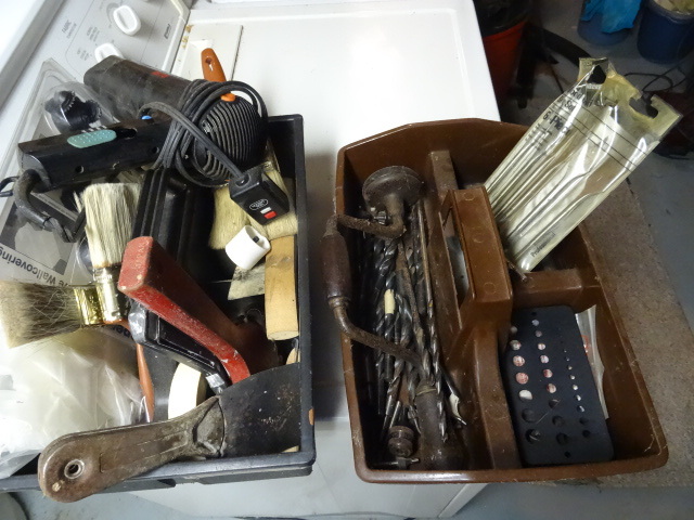 lot 146 image: Painting supplies. Hair dryer. Tote...