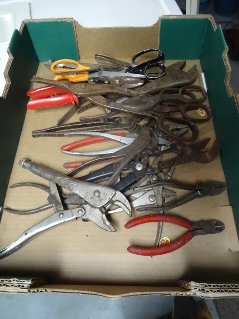 lot 149 image: Misc pliers and tin snips...