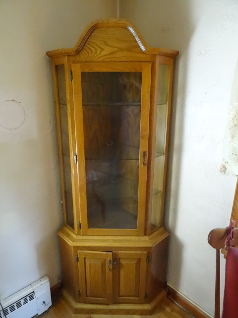 lot 200 image: Hand crafted oak corner curio. Glas...