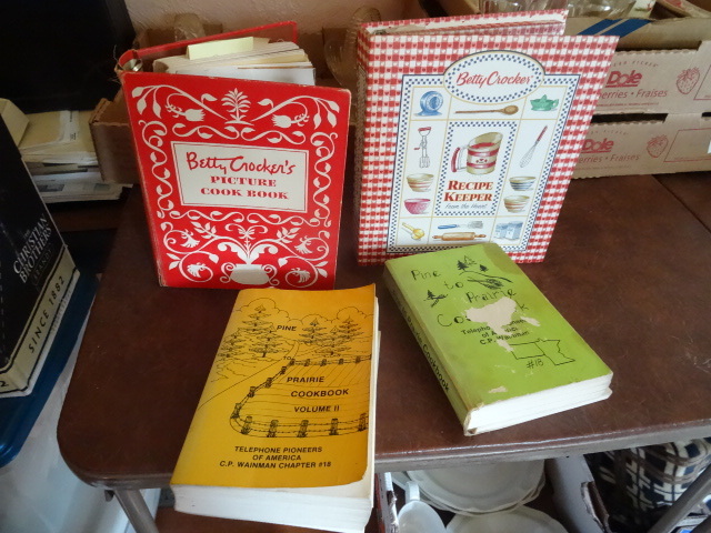 lot 204 image: Variety of cookbooks...