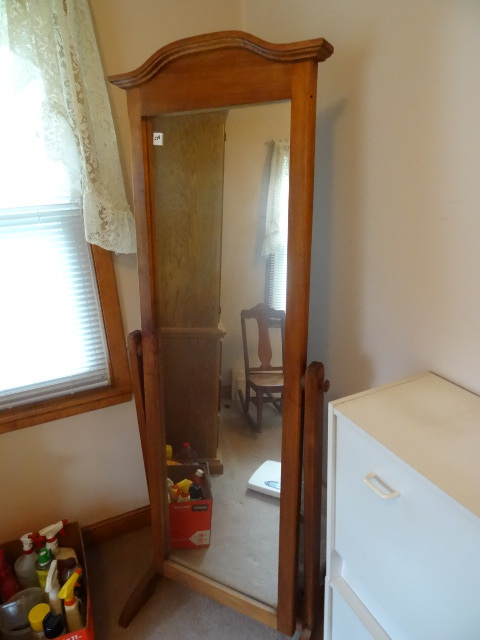 lot 208 image: Floor standing mirror. Wood. 26 x 6...