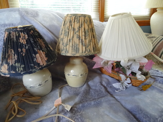 lot 223 image: 3 Longaberger table lamps...