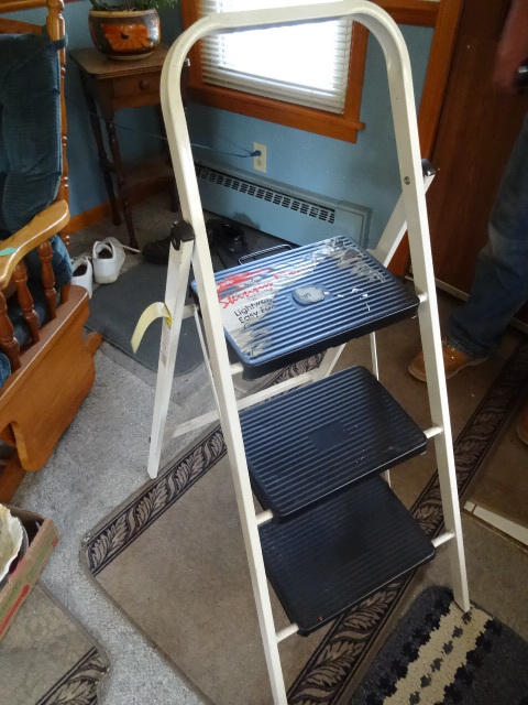 lot 228 image: Skinny mini  3 step step stool. 200...