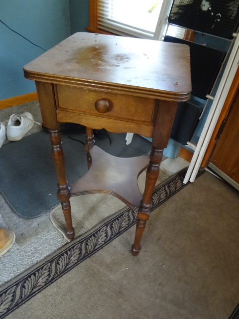 lot 230 image: Small end table. 1 drawer. 14 x 14 ...