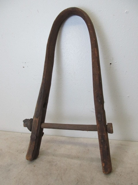 lot 20 image: Early Antique Horse Training Yoke