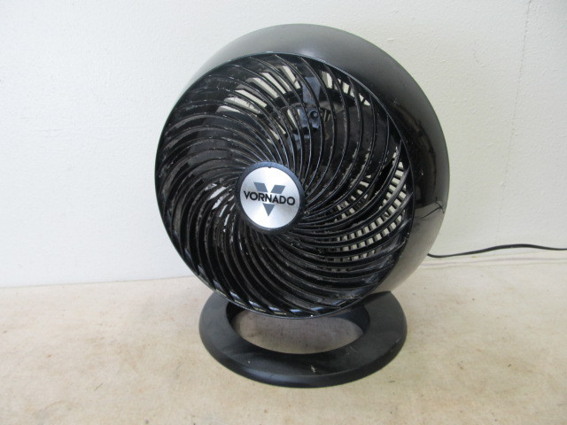 lot 22 image: Working VORNADO 10 Fan